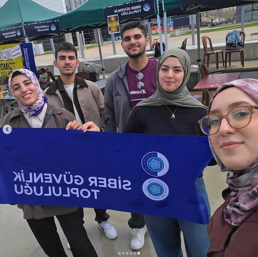 ÜNİ101 Fest'te NEUSEC Standı etkinliğinden bir fotoğraf
