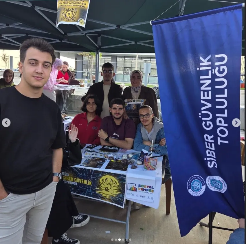 ÜNİ101 Fest'te NEUSEC Standı etkinliğinden bir fotoğraf